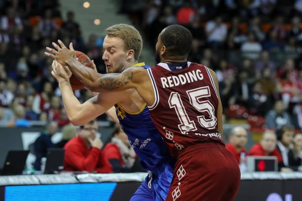 度奋勇当先 度奋勇当先