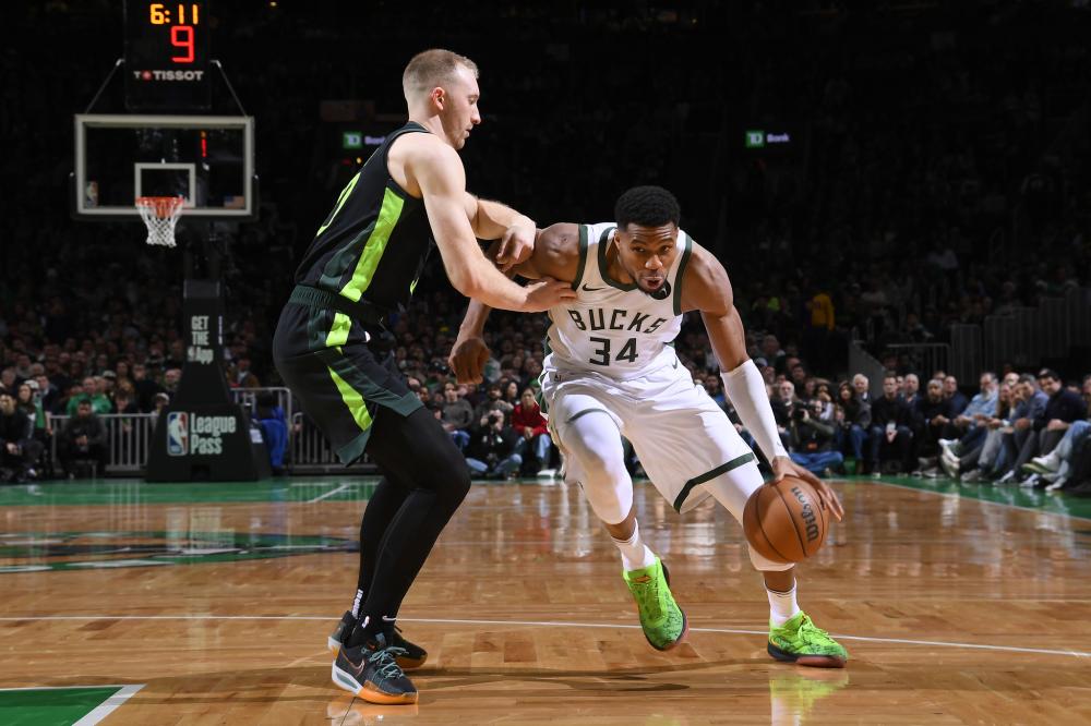 谓高开低走 谓高开低走